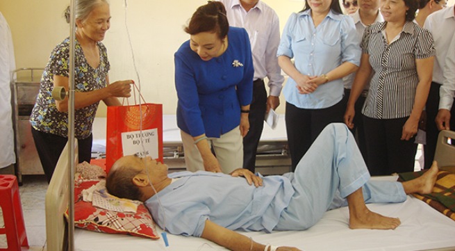 Bộ trưởng Bộ Y tế Nguyễn Thị Kim Tiến làm việc tại Thái Bình